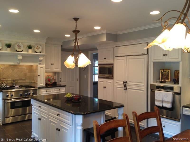 154 Stephens Road Grosse Pointe, MI 48236 - Photo 18 of 27 photo 23.JPG