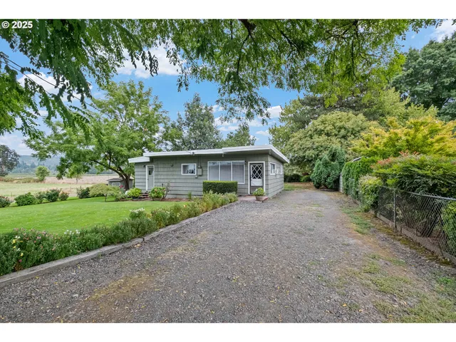 $1,990,000 | 6629 Champoeg Road Northeast, St. Paul, OR 97137