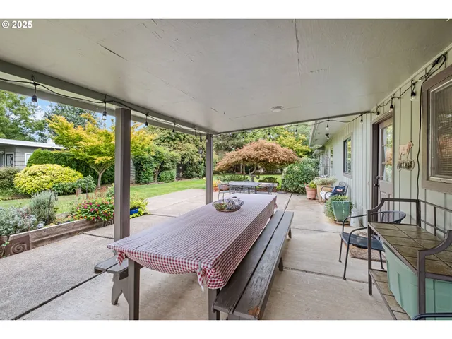 $1,990,000 | 6629 Champoeg Road Northeast, St. Paul, OR 97137