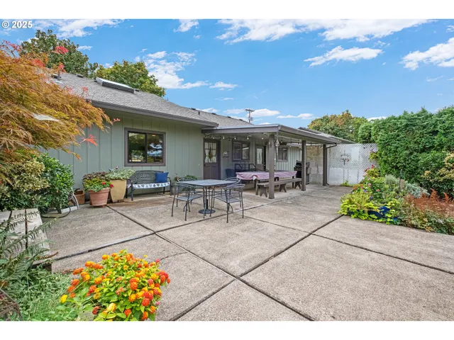 $1,990,000 | 6629 Champoeg Road Northeast, St. Paul, OR 97137