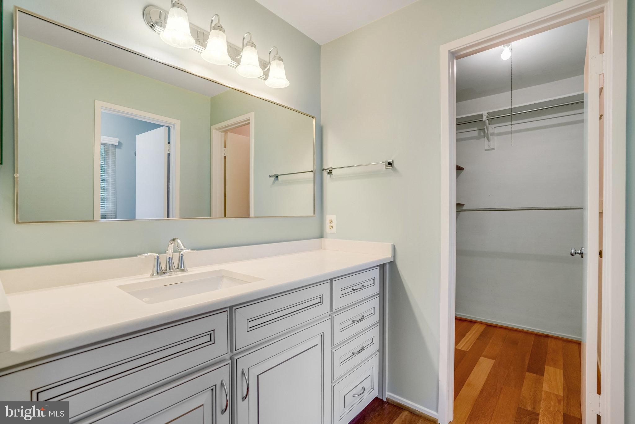 7701 Lexton Place, Unit 26 Springfield, VA 22152 - Photo 14 of 37 Primary Bathroom