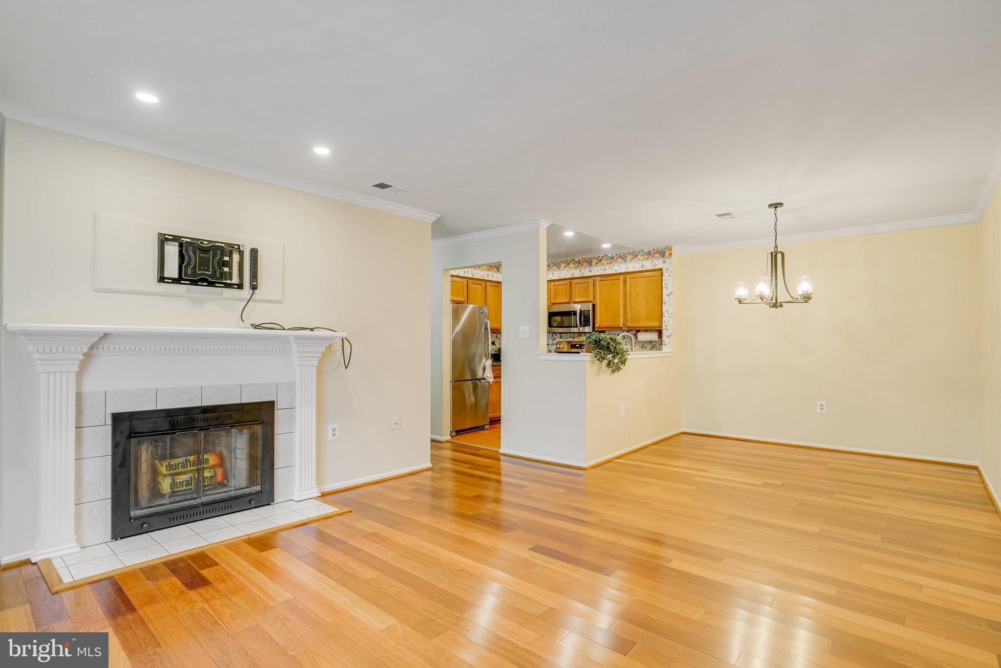 7701 Lexton Place, Unit 26 Springfield, VA 22152 - Photo 3 of 37 Without Staging.