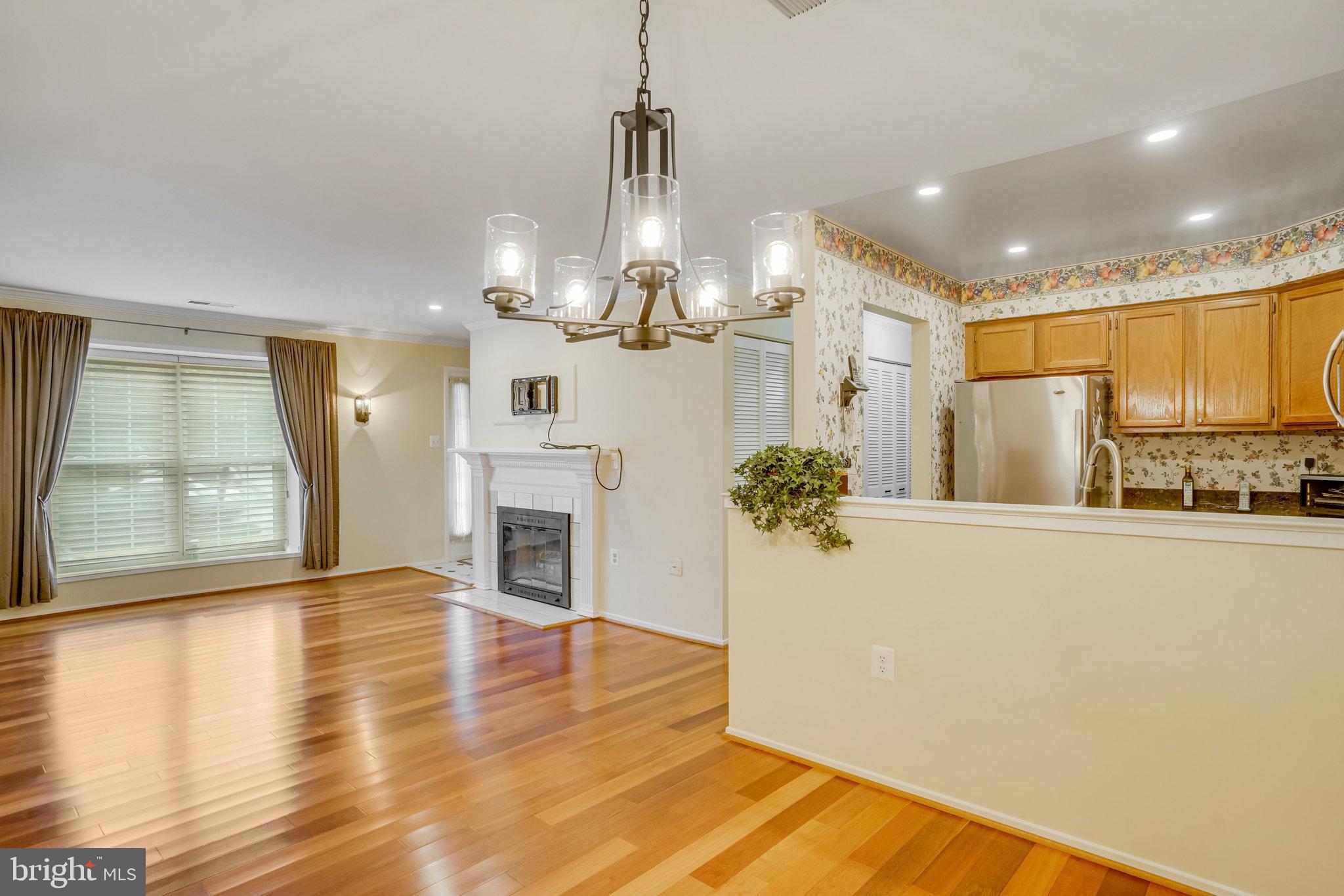 7701 Lexton Place, Unit 26 Springfield, VA 22152 - Photo 5 of 37