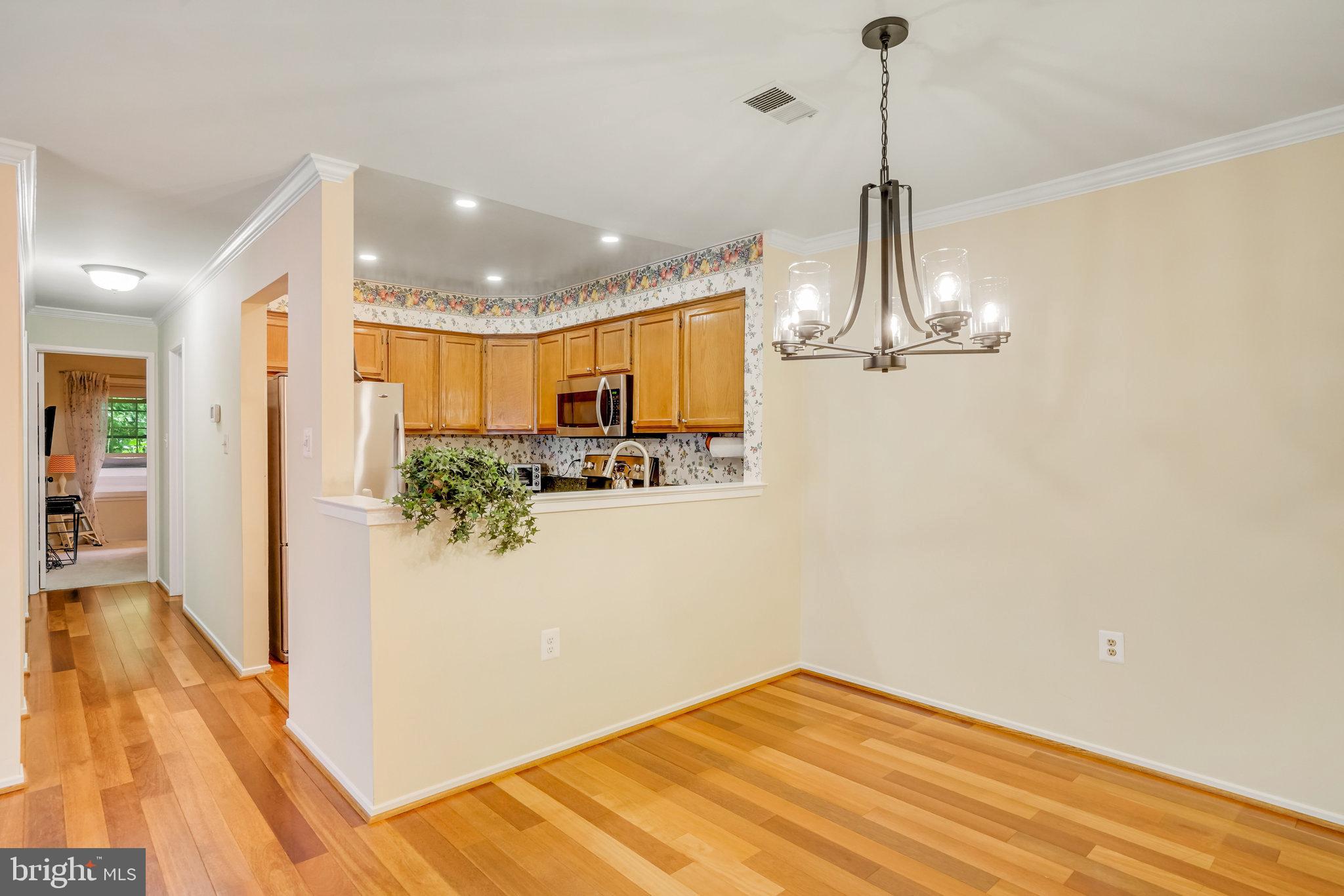 7701 Lexton Place, Unit 26 Springfield, VA 22152 - Photo 7 of 37