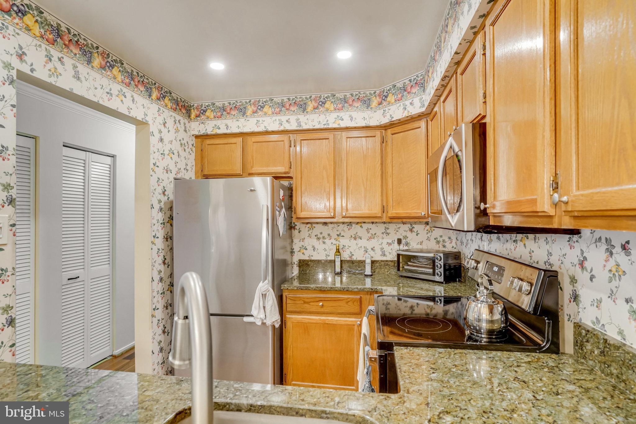 7701 Lexton Place, Unit 26 Springfield, VA 22152 - Photo 8 of 37 Kitchen