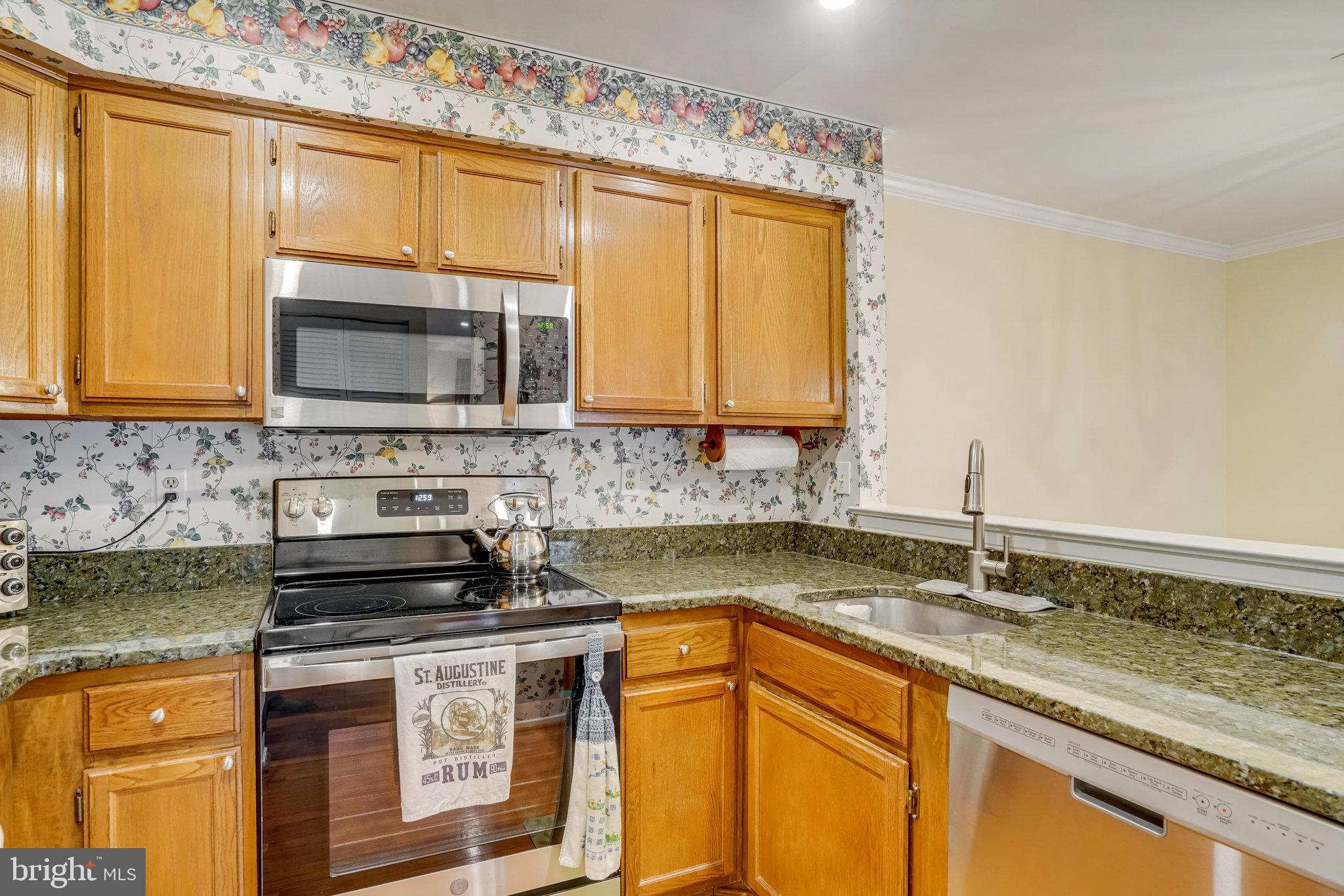 7701 Lexton Place, Unit 26 Springfield, VA 22152 - Photo 9 of 37