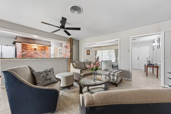 $2,750 | 9310 Cliffwood Drive, Houston, TX 77096