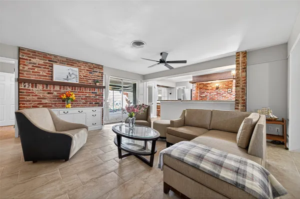 $2,750 | 9310 Cliffwood Drive, Houston, TX 77096