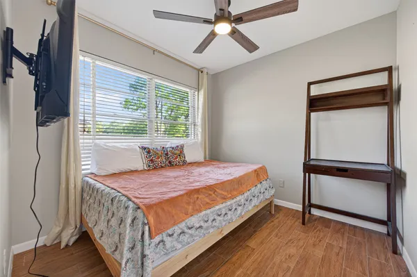 $2,750 | 9310 Cliffwood Drive, Houston, TX 77096