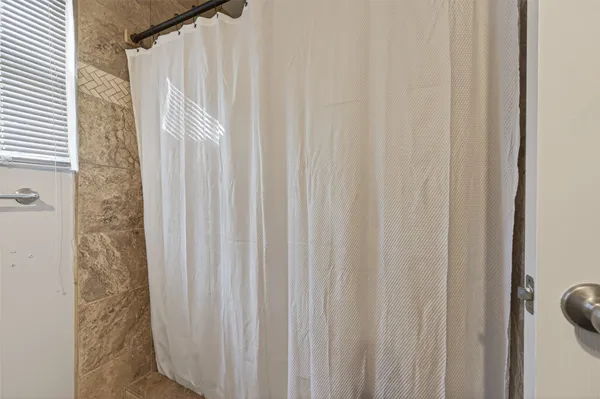 $2,750 | 9310 Cliffwood Drive, Houston, TX 77096