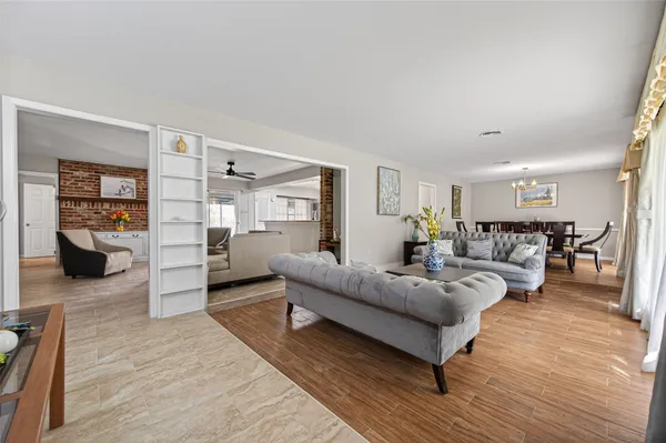 $2,750 | 9310 Cliffwood Drive, Houston, TX 77096