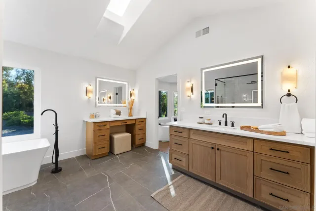 $1,999,000 | 12257 Avenida Consentido, San Diego, CA 92128