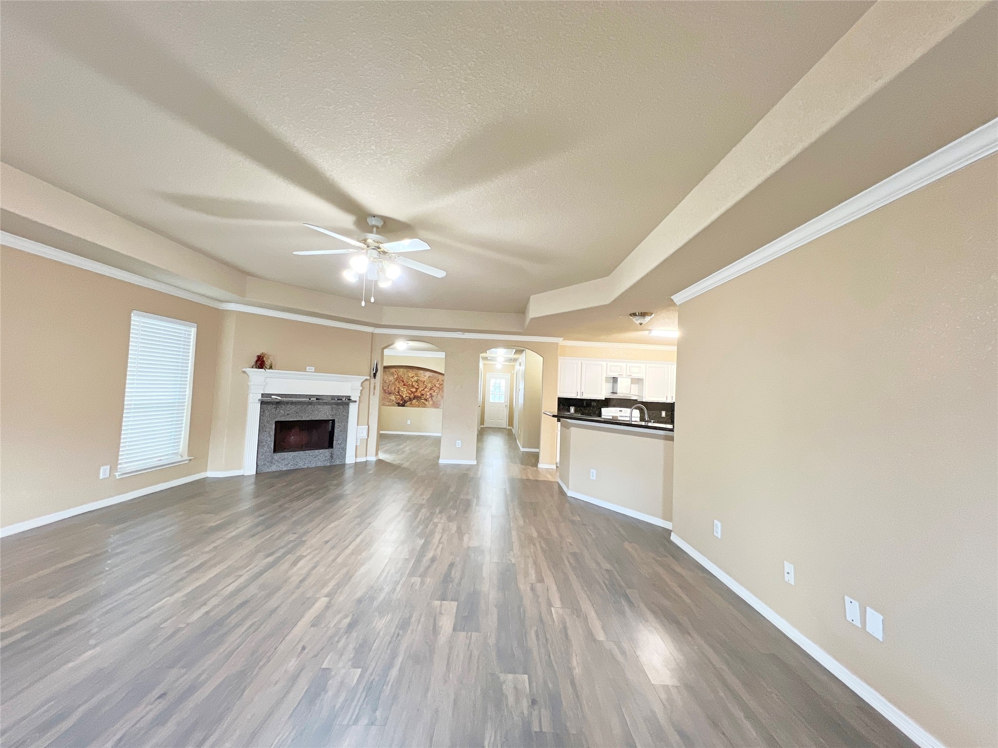10018 San Ignacio Houston, TX 77075 - Photo 4 of 14 a view of a hallway with wooden floor