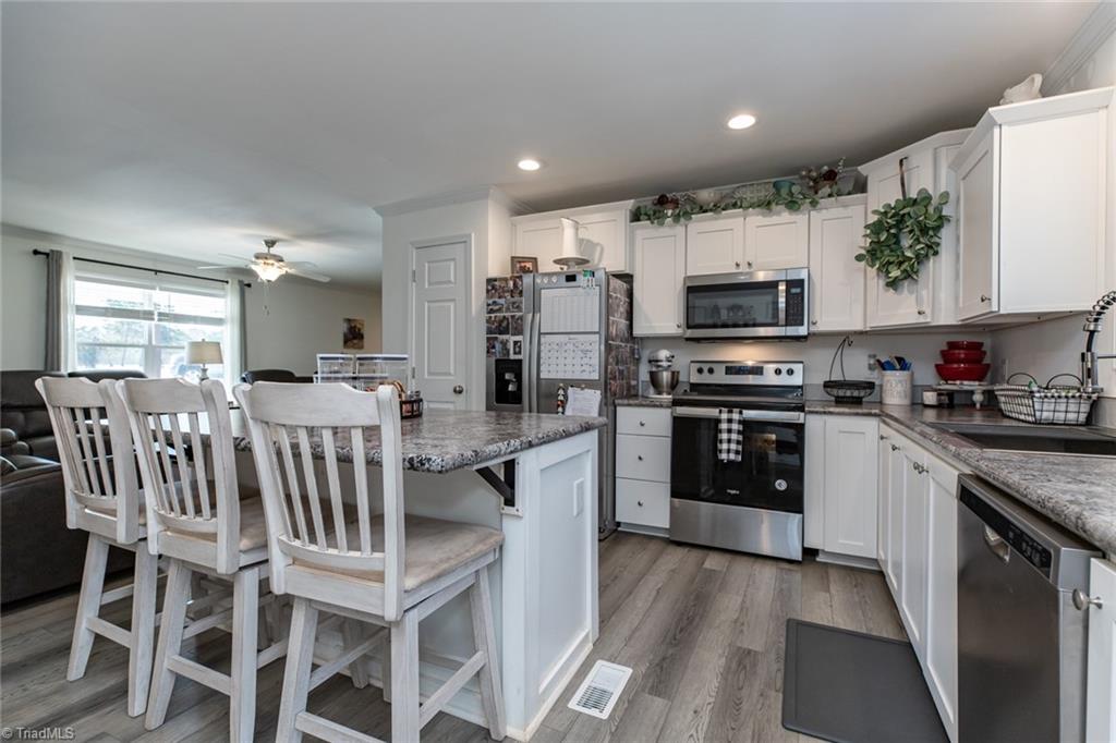 1305 Dunlap Road Madison, NC 27025 - Photo 4 of 30