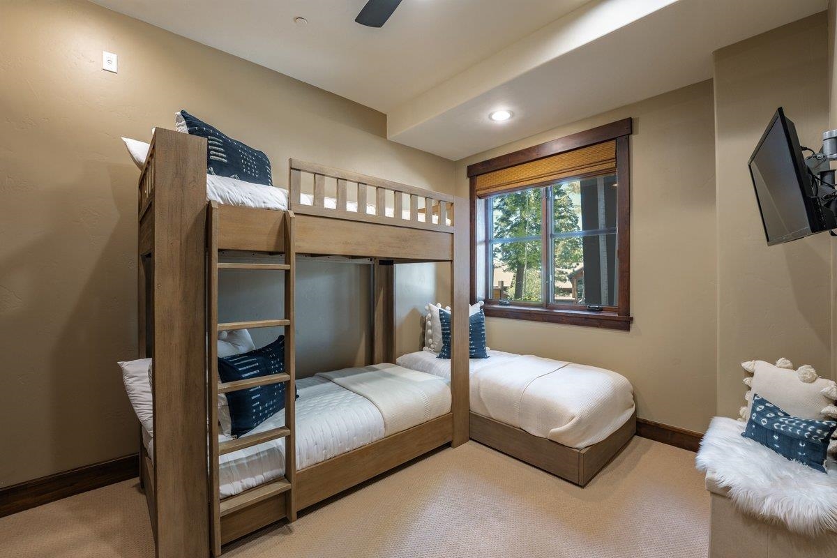 14061 Trailside Loop Truckee, CA 96161 - Photo 23 of 28