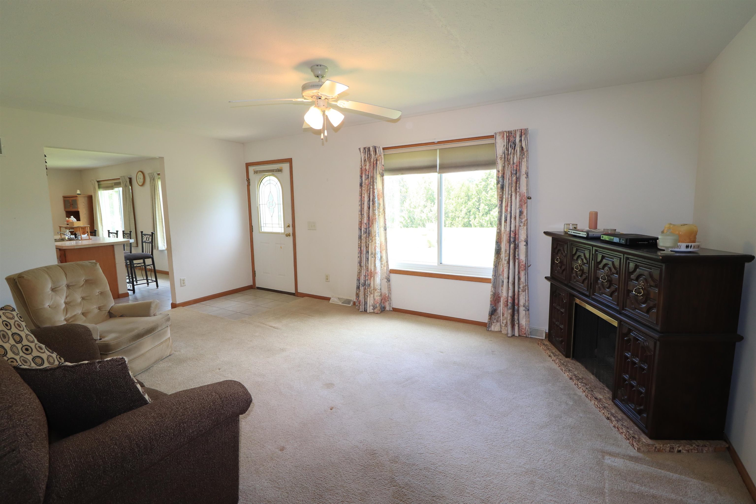 2209 South Ellis Road Janesville, WI 53548 - Photo 7 of 25
