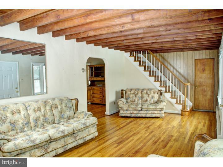 161 South Shady Retreat Road Doylestown, PA 18901 - Photo 7 of 20 Living Room