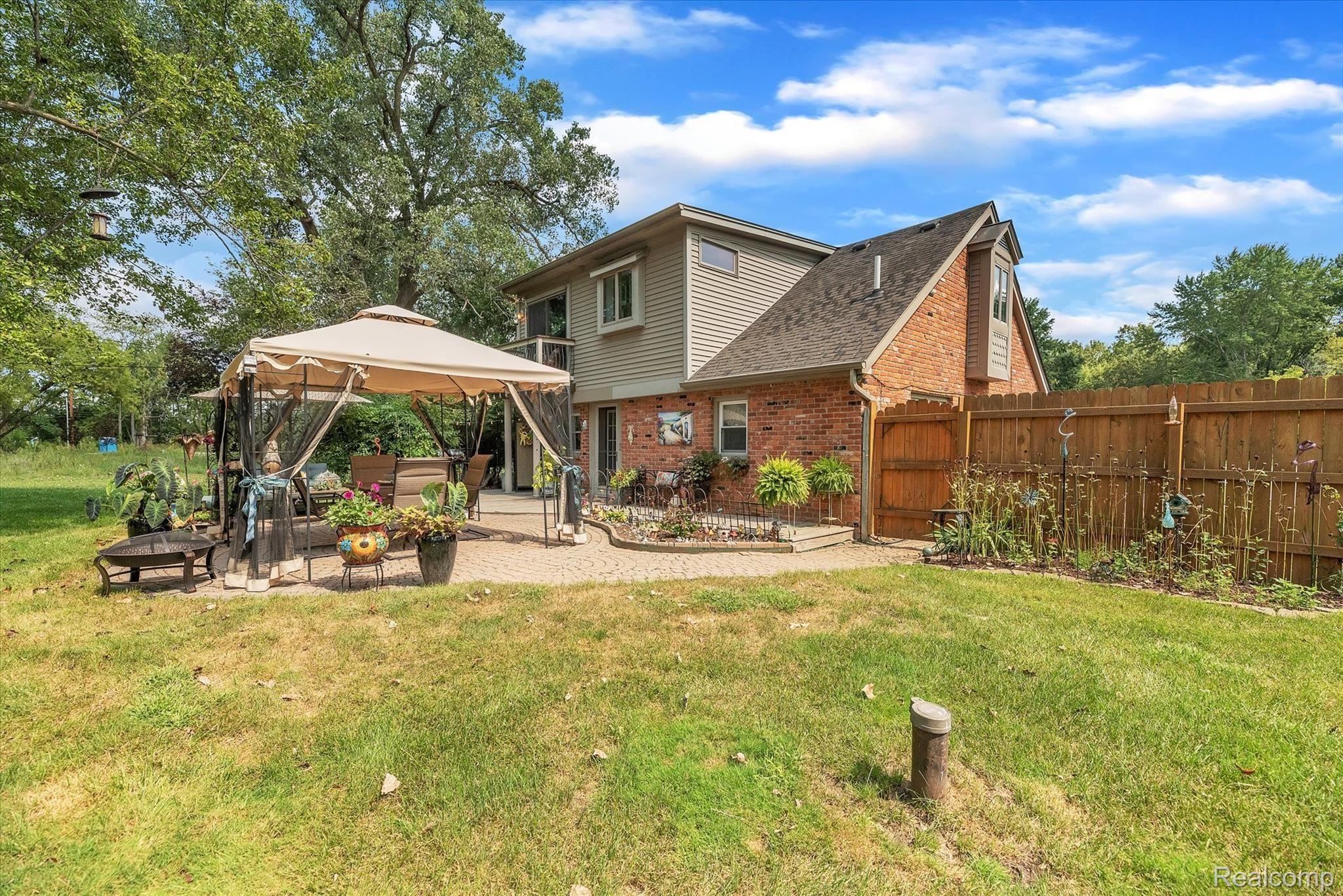 1653 North Beck Road Canton, MI 48187 - Photo 37 of 57 39-1653-N-Beck-Rd-WindowStill-Real-Estate-Photography-39.jpg