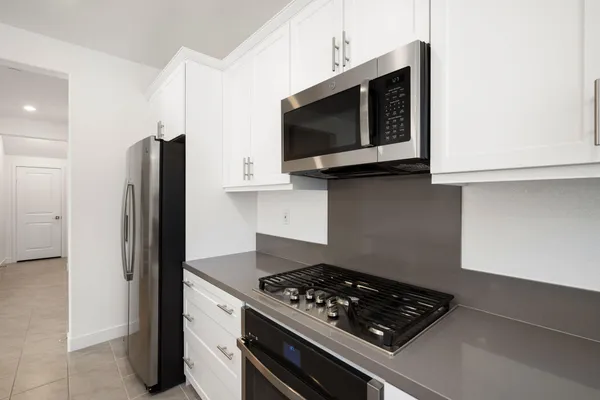 $3,200 | 76305 Columbia Drive, Palm Desert, CA 92211