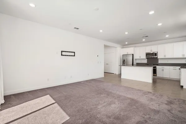 $3,200 | 76305 Columbia Drive, Palm Desert, CA 92211