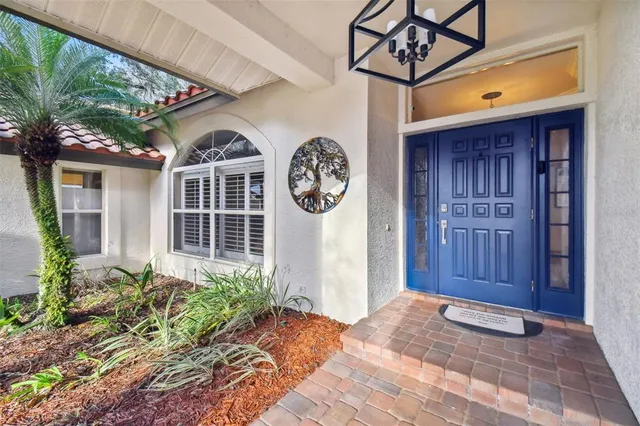 a view of a entryway of house