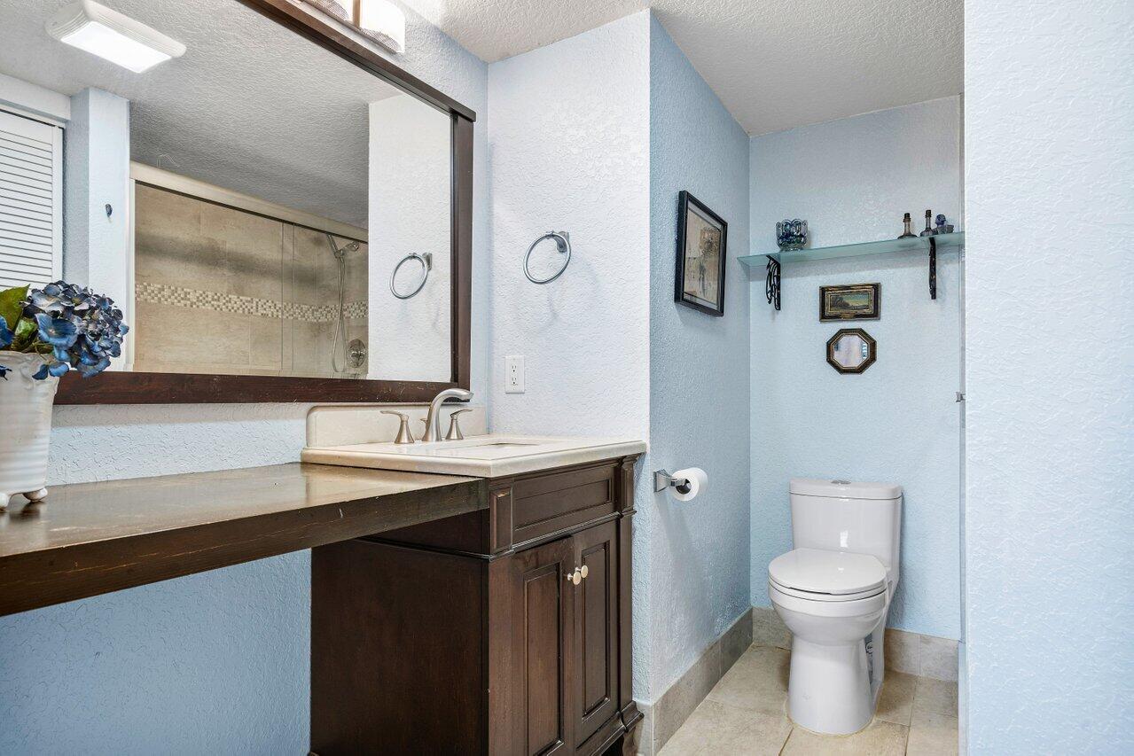 4034 Lincoln B, Unit 4034 Boca Raton, FL 33434 - Photo 15 of 29 Primary Bathroom