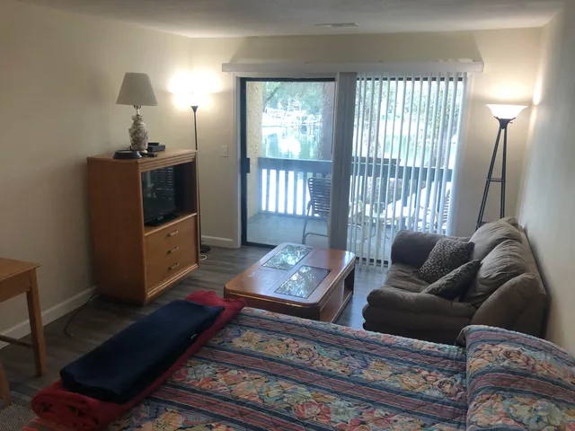 $1,250 | 300 Yacht Club Drive, Unit 11A, Niceville, FL 32578