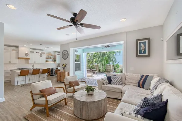 $6,500 | 1738 Siesta Drive, Sarasota, FL 34239