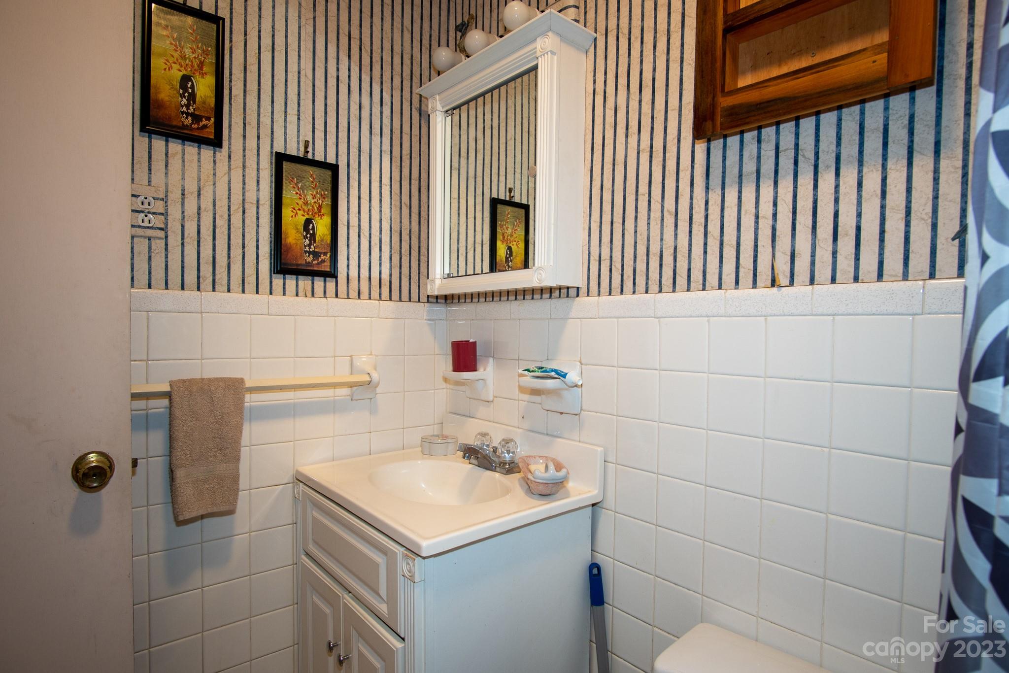 301 Connestee Road Brevard, NC 28712 - Photo 10 of 18 Gallery Image 10
