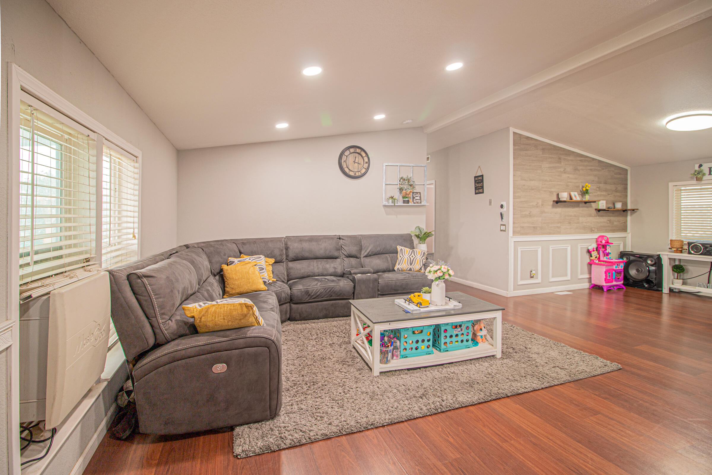 4444 Avenue R Palmdale, CA 93552 - Photo 2 of 22 IMG_0206-HDR