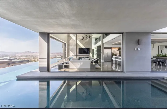 $15,900,000 | 669 Dragon Peak Drive, Henderson, NV 89012