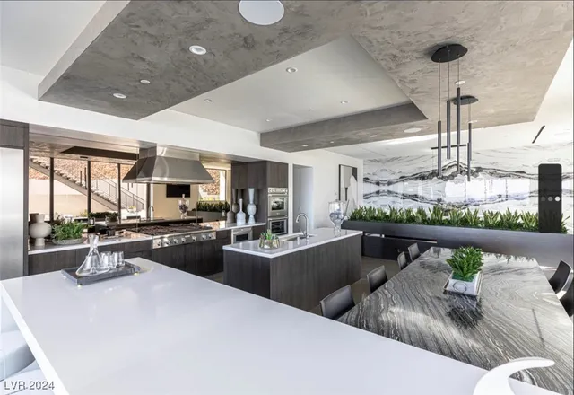 $15,900,000 | 669 Dragon Peak Drive, Henderson, NV 89012