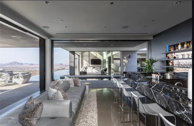 $15,900,000 | 669 Dragon Peak Drive, Henderson, NV 89012