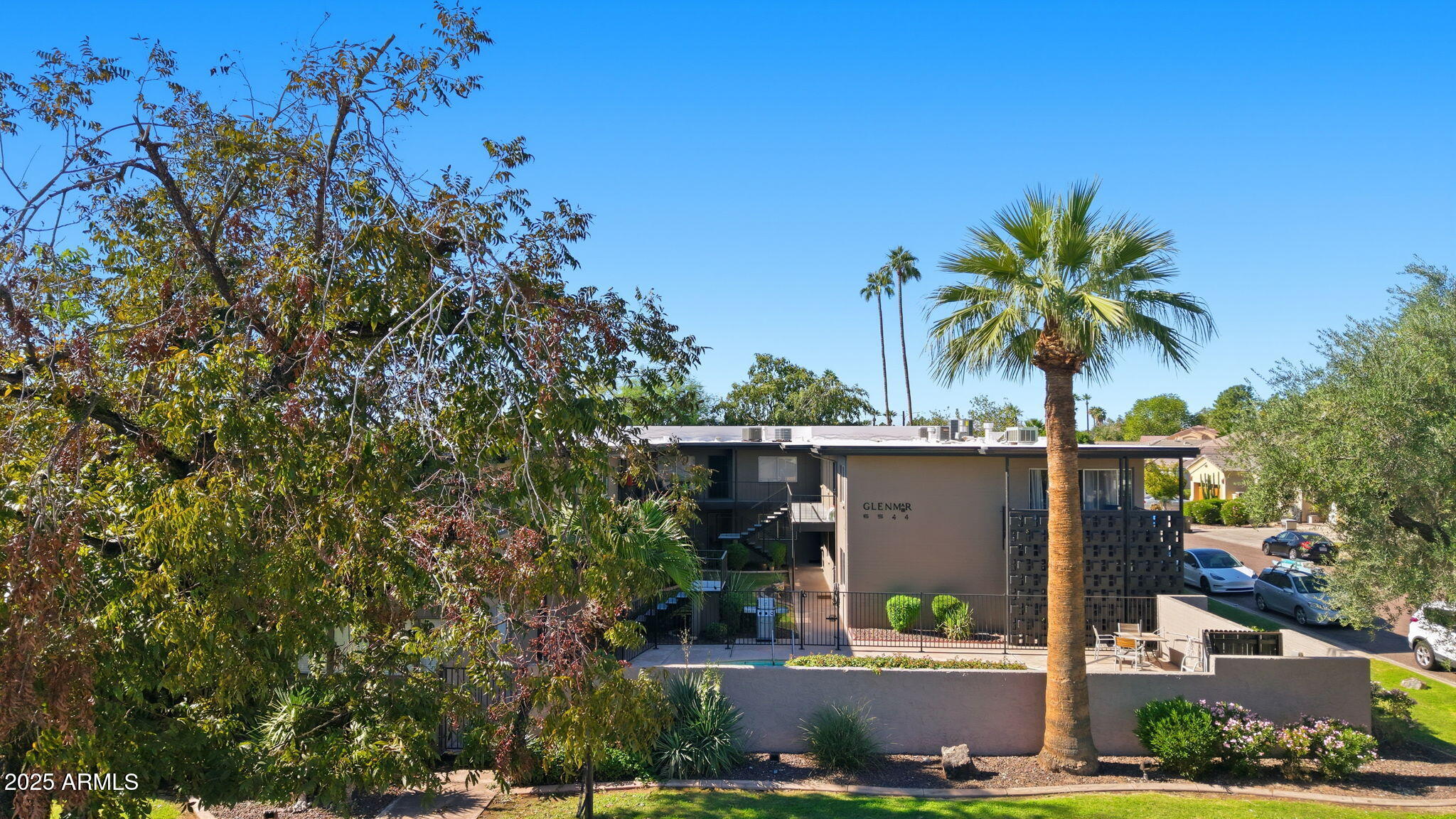 6544 North 12th Street, Unit 19 Phoenix, AZ 85014 - Photo 30 of 44 an outdoor space with plants