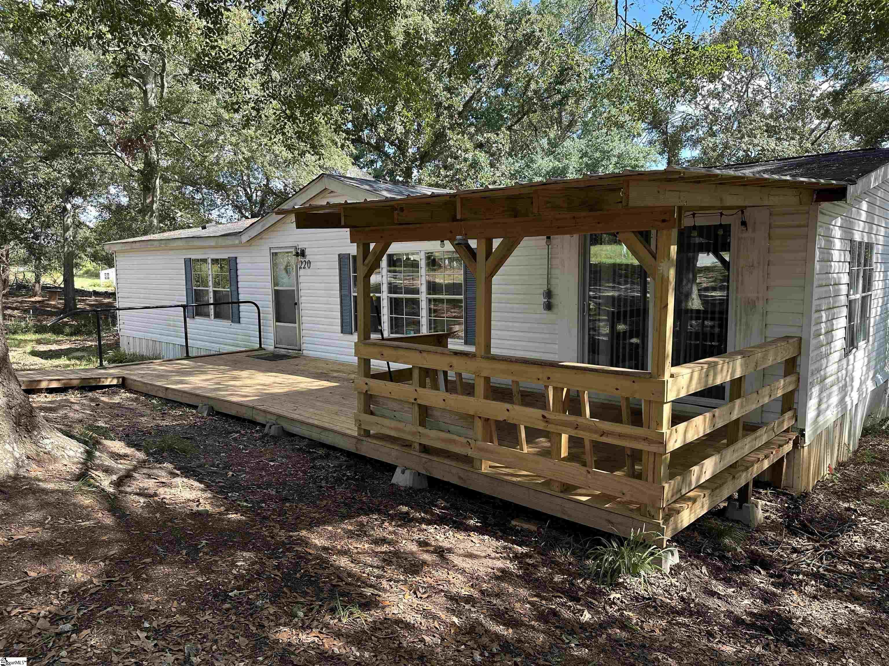220 Oak Shores Road Anderson, SC 29625 - Photo 1 of 22