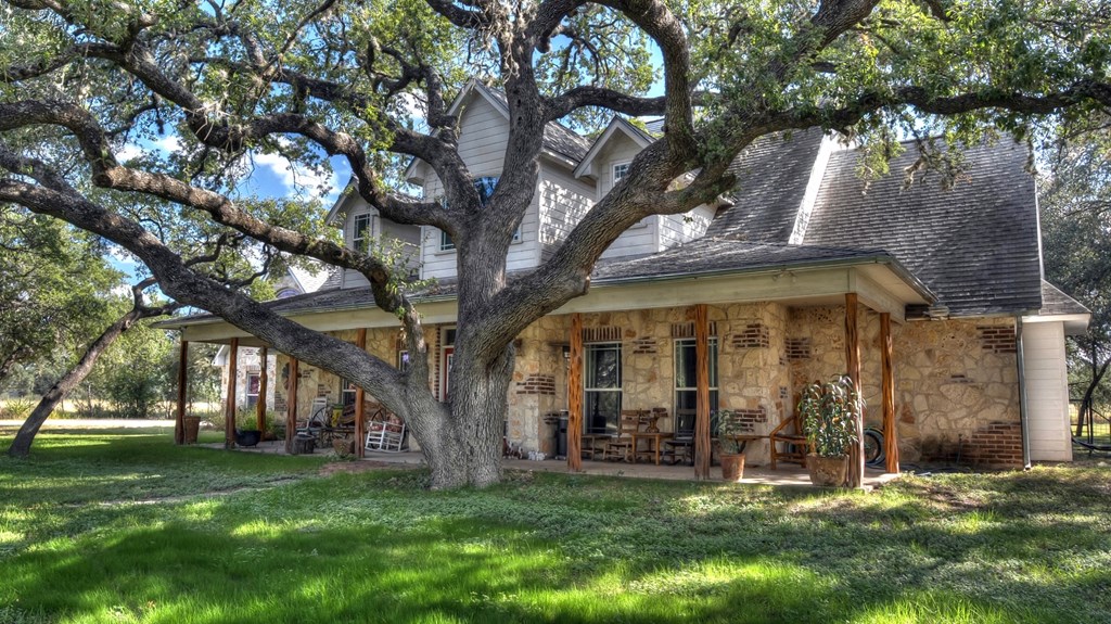 4573 Ranch Road 1120 Rio Frio, TX 78879 - Photo 2 of 70