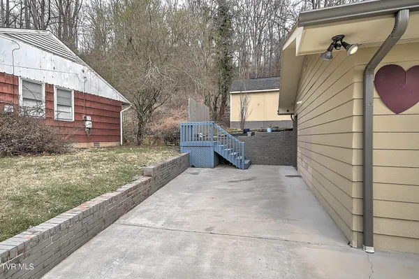 $379,900 | 155 Santa Monica Drive, Bristol, VA 24201