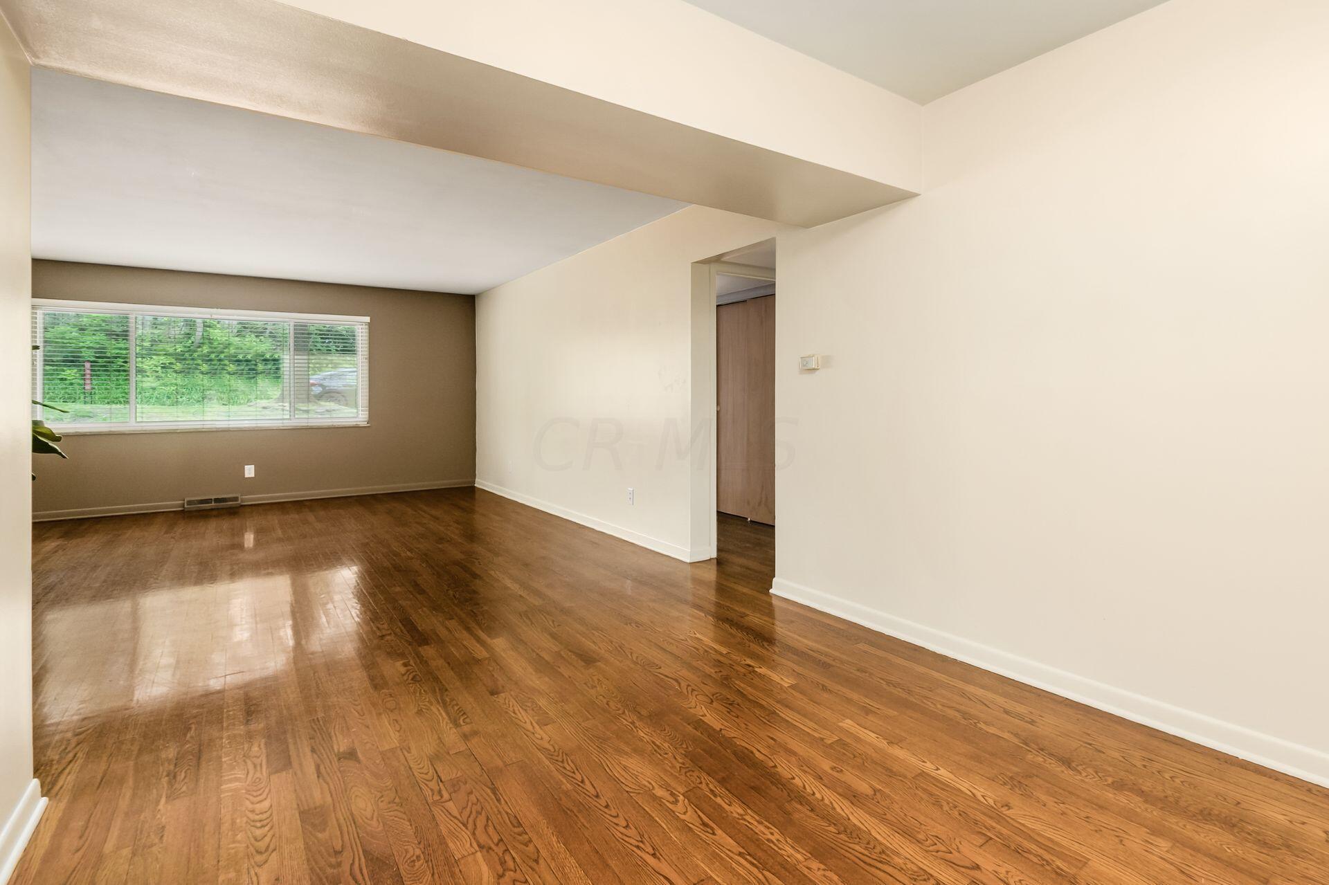 2565 Charing Road, Unit 1 Columbus, OH 43221 - Photo 7 of 28 009_d7_h 2565 Charing Rd-1020