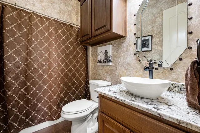 a view of livingroom and furniture