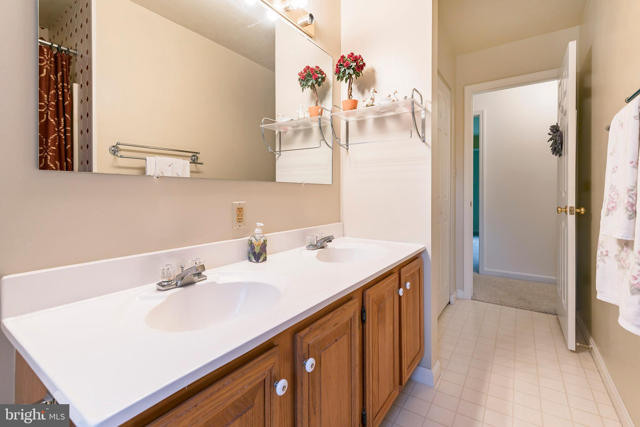 58 Robinhill Drive Lititz, PA 17543 - Photo 20 of 26 Gallery Image 20