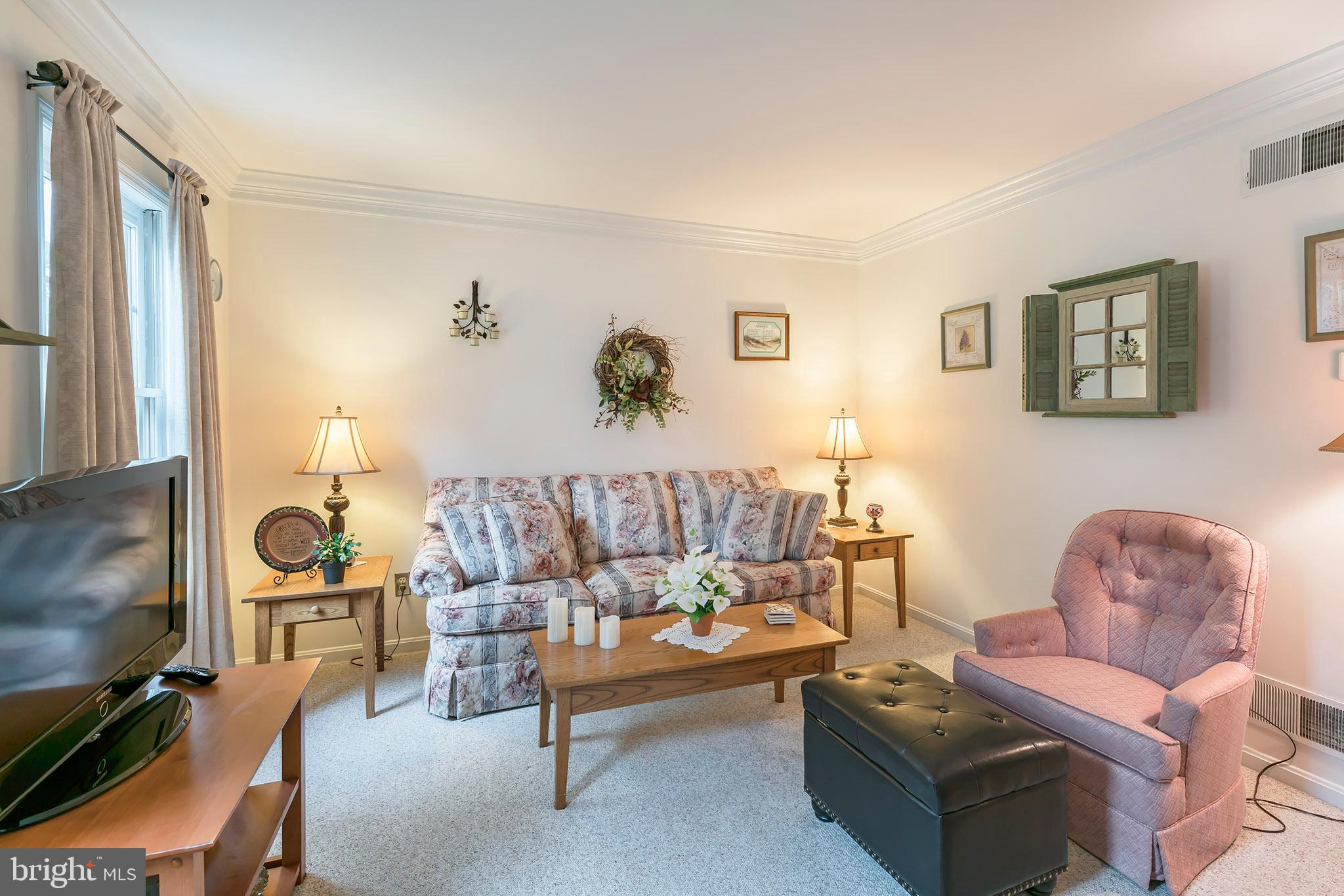 58 Robinhill Drive Lititz, PA 17543 - Photo 4 of 26 Gallery Image 4
