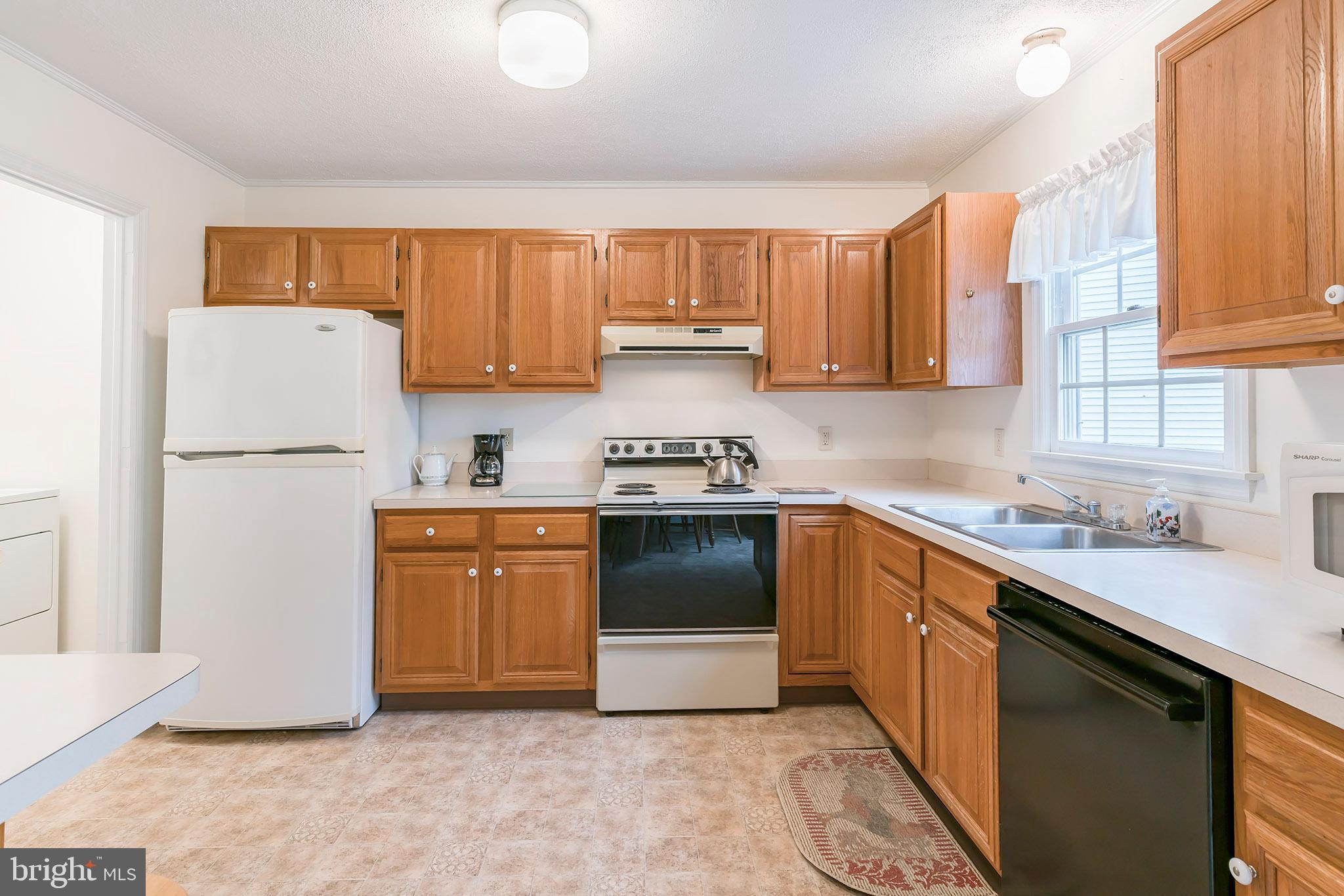 58 Robinhill Drive Lititz, PA 17543 - Photo 8 of 26 Gallery Image 8