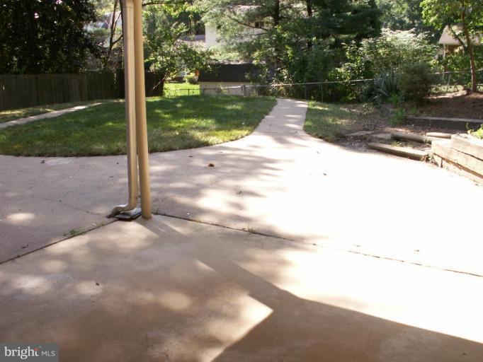 6908 Vancouver Road Springfield, VA 22152 - Photo 2 of 5 Patio
