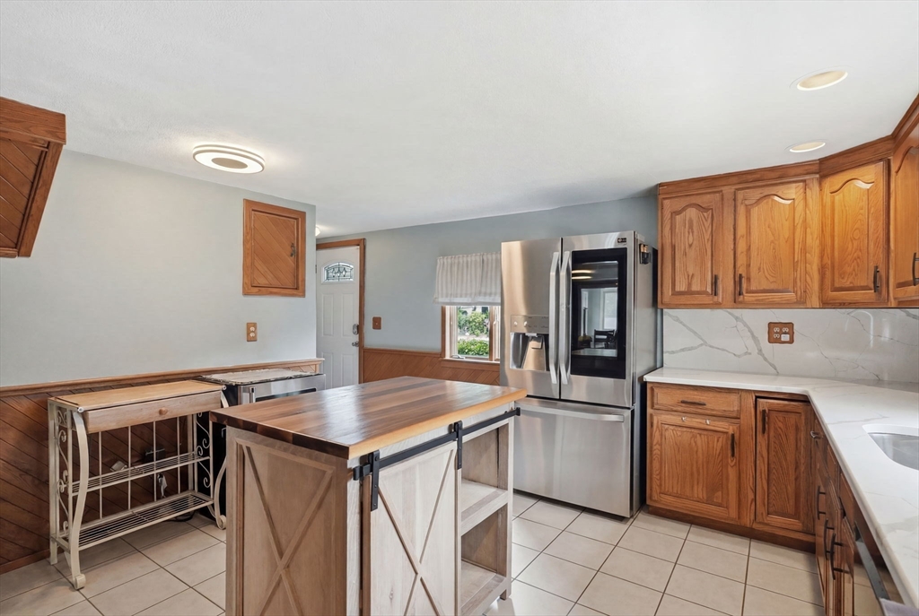 31 Herrick Road Peabody, MA 01960 - Photo 4 of 23