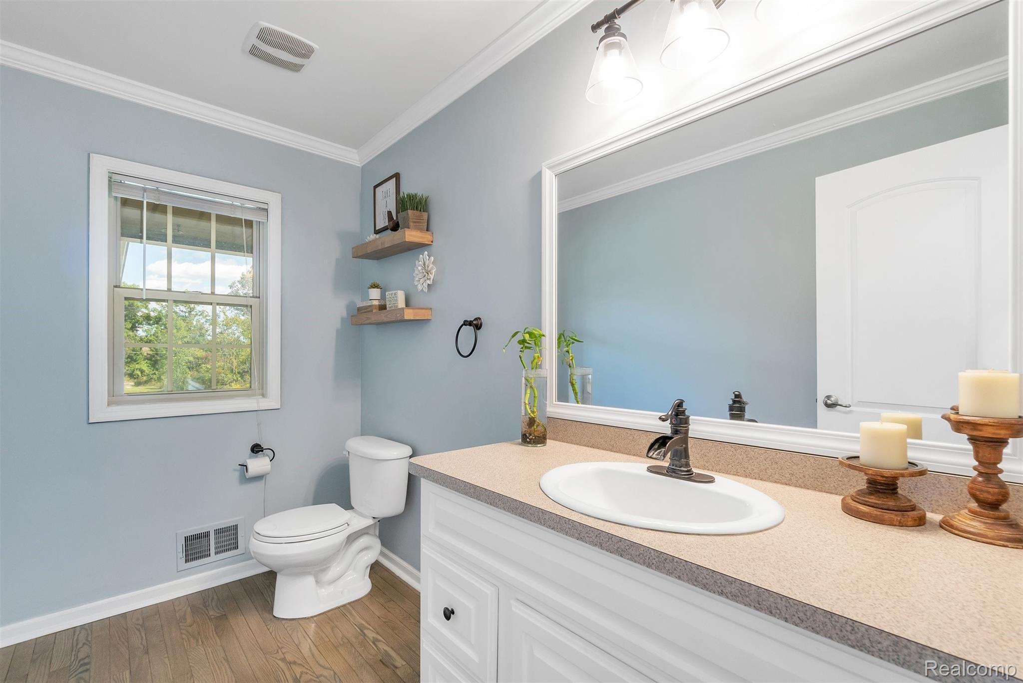 7331 Hartland Road Fenton, MI 48430 - Photo 19 of 51 21-7331-Hartland-Rd-WindowStill-Rea.jpg