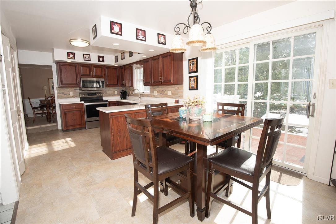 1145 Sunset View Drive Bethlehem, PA 18017 - Photo 9 of 32