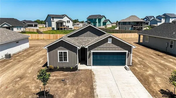 $368,645 | 32734 West 176th Terrace, Edgerton, KS 66021
