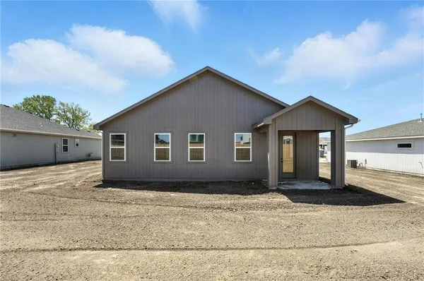 $368,645 | 32734 West 176th Terrace, Edgerton, KS 66021