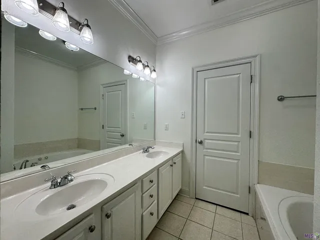 $1,700 | 2966 Magazine Drive, Baton Rouge, LA 70816