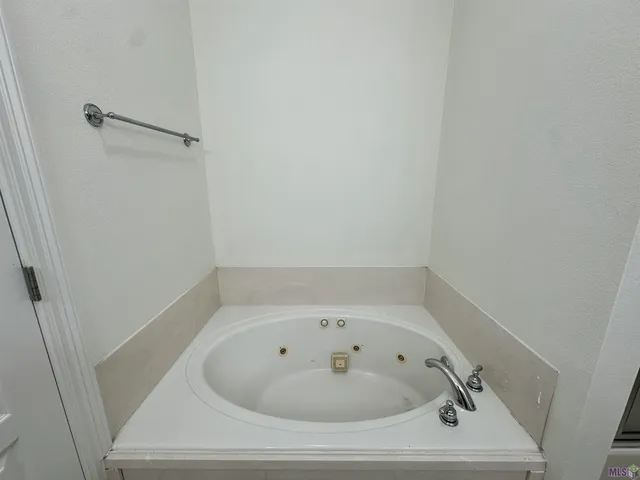 $1,700 | 2966 Magazine Drive, Baton Rouge, LA 70816